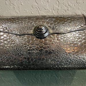 Walborg Italy Silver Hardshell Clutch